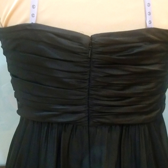 Elegant Gown - Picture 8 of 12